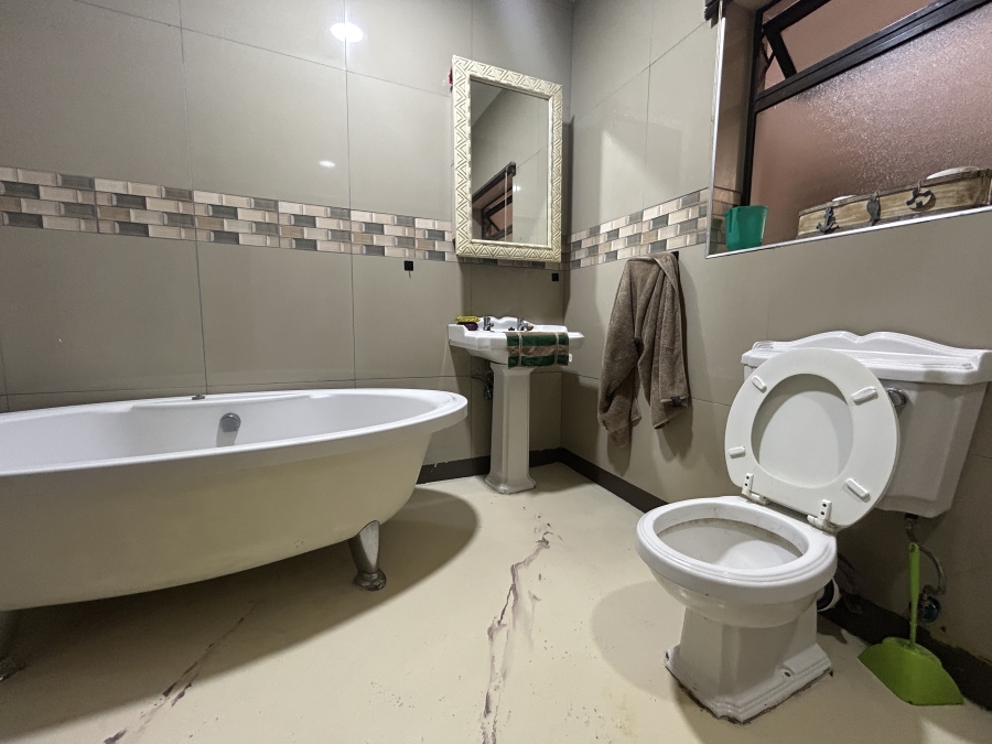 4 Bedroom Property for Sale in Churchill Estate Western Cape